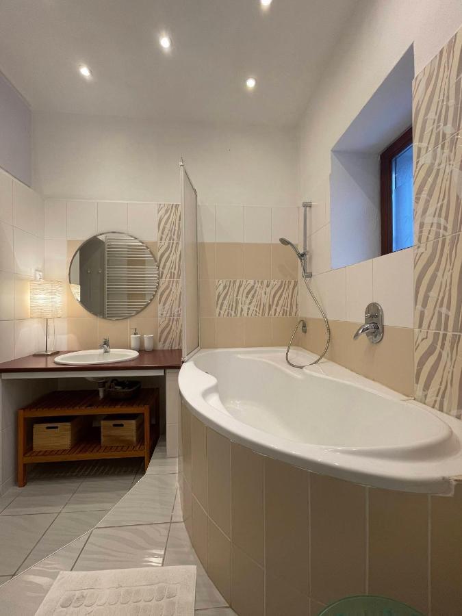 Na Pekarne Apartment Zelezna Ruda Ngoại thất bức ảnh